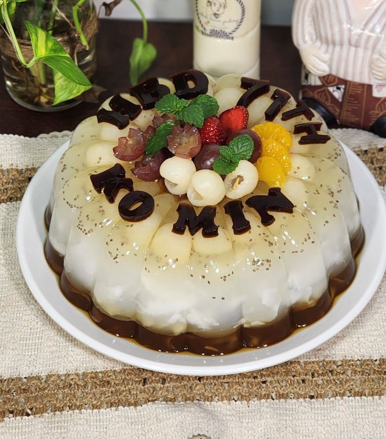 Puding kelapa gula merah dgn tulisan - Puding Mbok Dewor